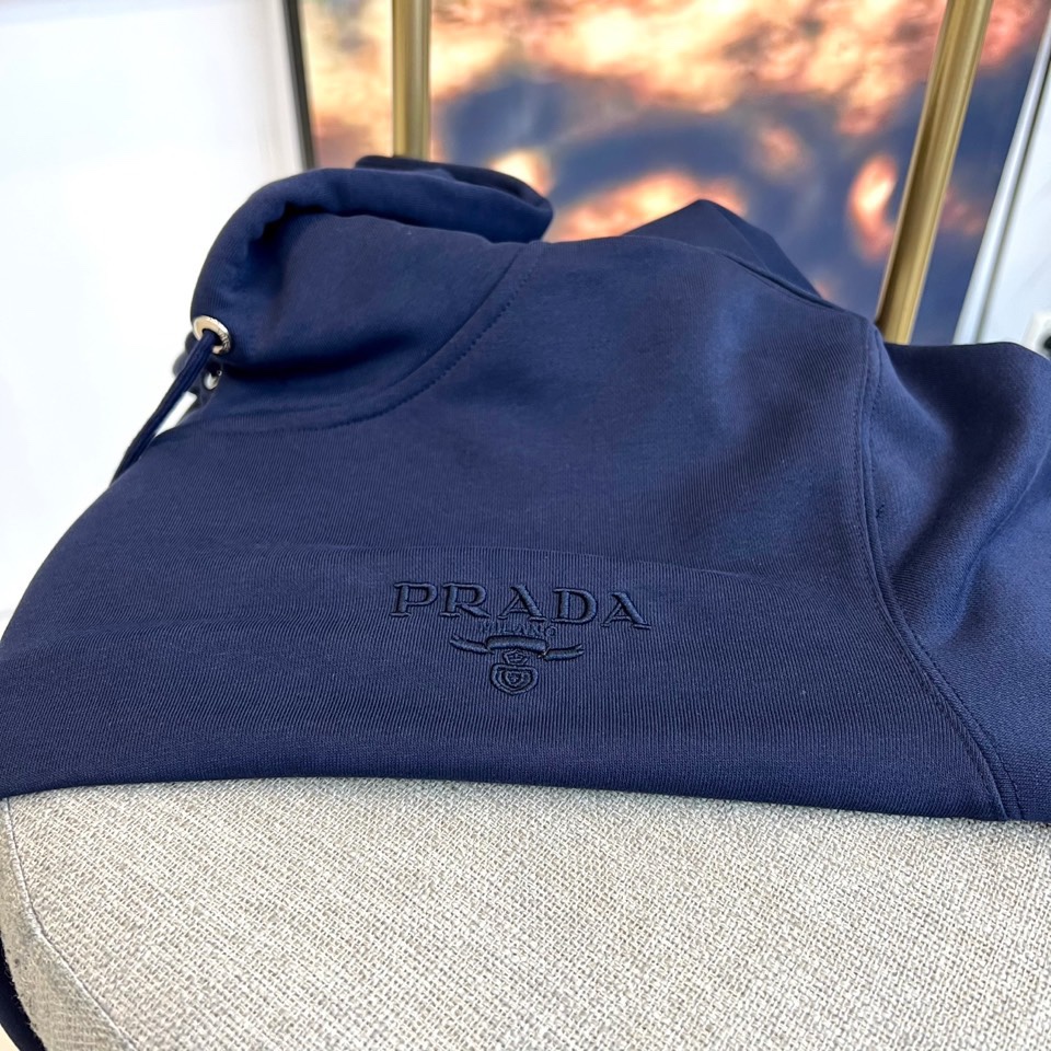 Prad普拉、2025秋冬新品！时尚休闲夹克外套 都市休闲运动套装！运动套装一定拥有一套，不仅穿着舒适而