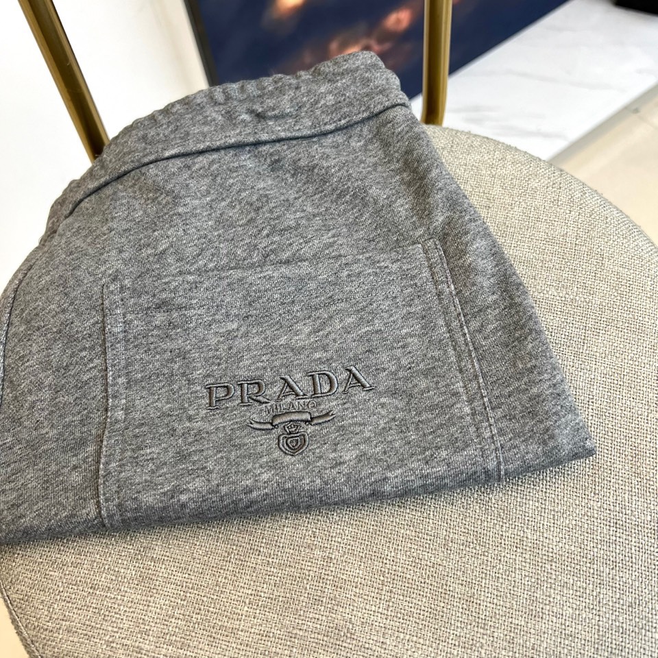 Prad普拉、2025秋冬新品！时尚休闲夹克外套 都市休闲运动套装！运动套装一定拥有一套，不仅穿着舒适而