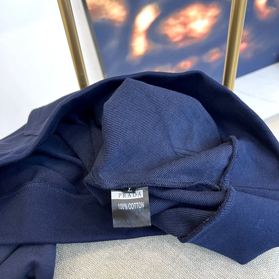 Prad普拉、2025秋冬新品！时尚休闲夹克外套 都市休闲运动套装！运动套装一定拥有一套，不仅穿着舒适而