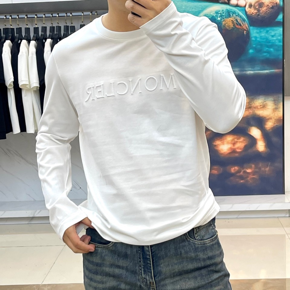 Mon蒙口、2025秋冬系列 | 纯粹极简。质感升级，2025秋冬新款白色长袖T恤，采用高支棉打造挺括质