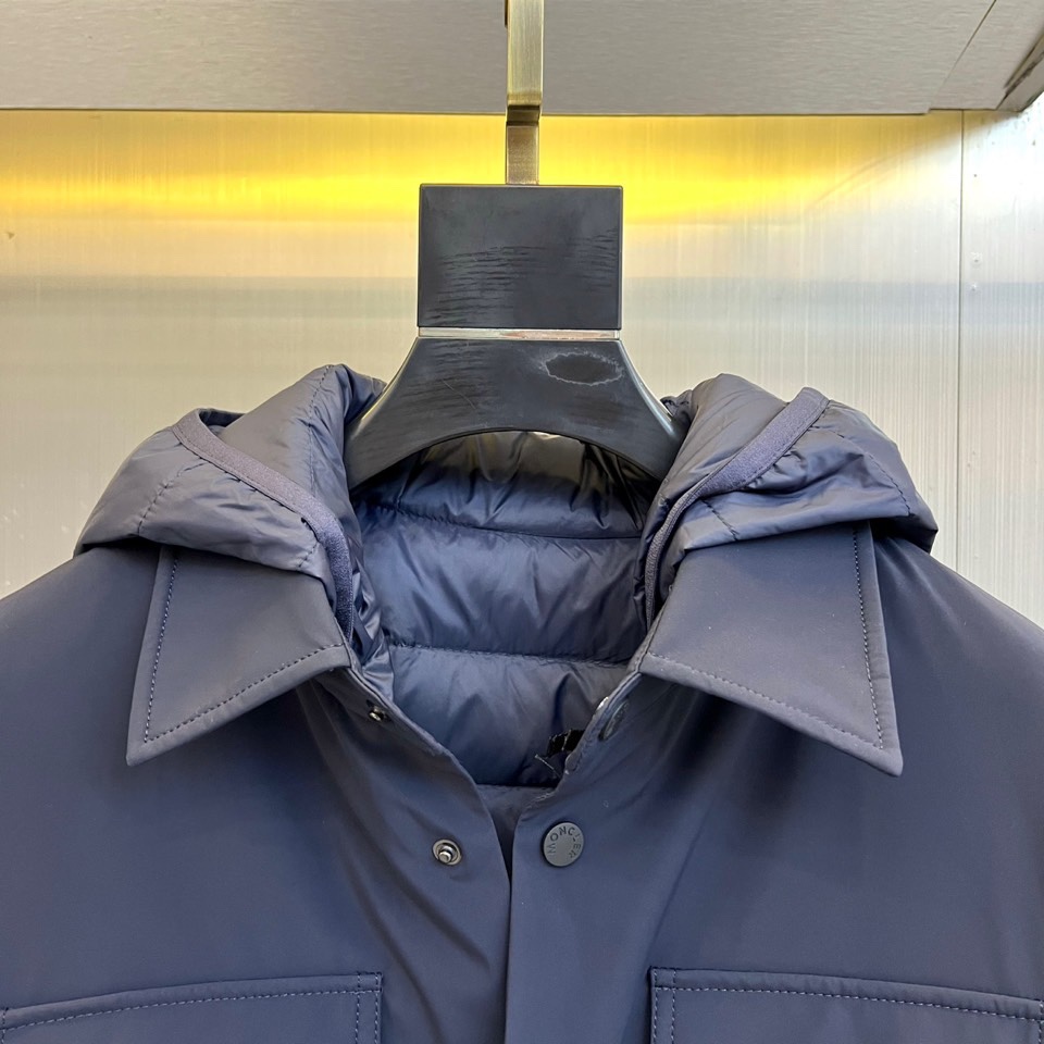 Moncler蒙口、25s秋冬新品机能风叠穿套装｜一衣多穿的高级玩家】 深蓝工装衬衫+连帽羽绒马甲｜90