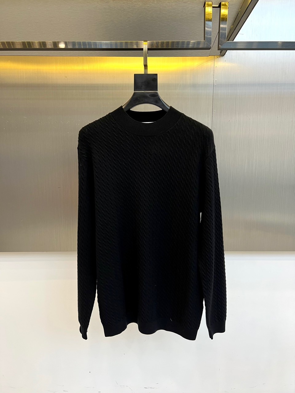 Brunello cucinelli-BC，2025秋冬新品匠心编织针织衫。米白色圆领针织衫采用29.3