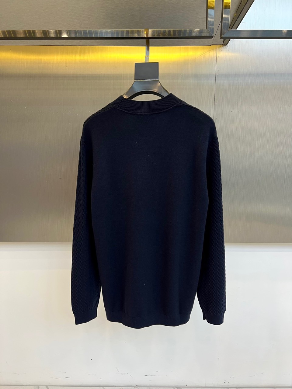 Brunello cucinelli-BC，2025秋冬新品匠心编织针织衫。米白色圆领针织衫采用29.3