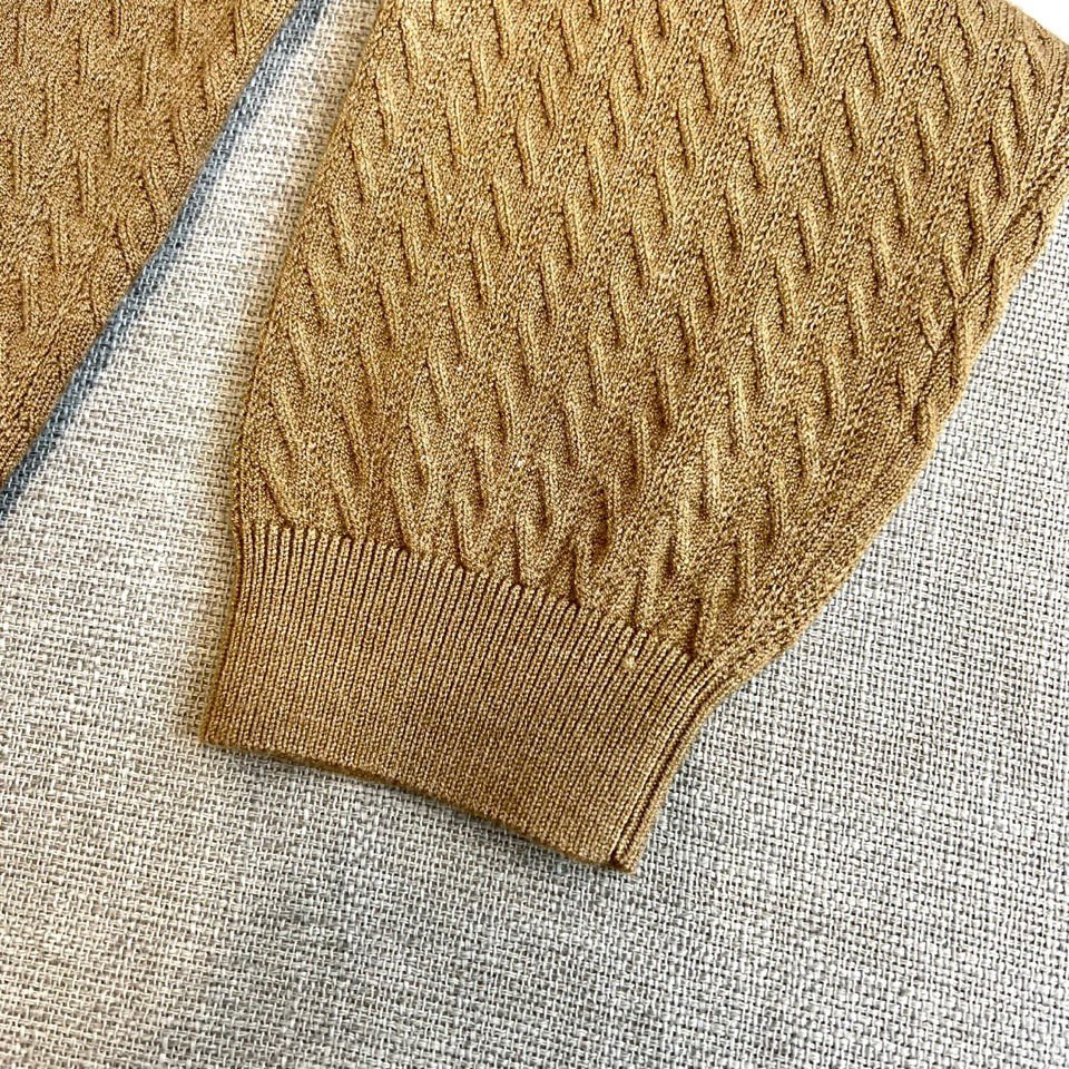 Brunello cucinelli-BC，2025秋冬新品匠心编织针织衫。米白色圆领针织衫采用29.3