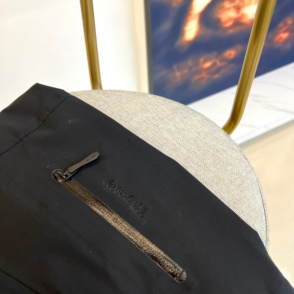 ARC’TERYX始祖鸟、高端定制户外冲锋衣鸟家三合一 埃尔法SV系列6代 《带救援反射器》还原zP该有