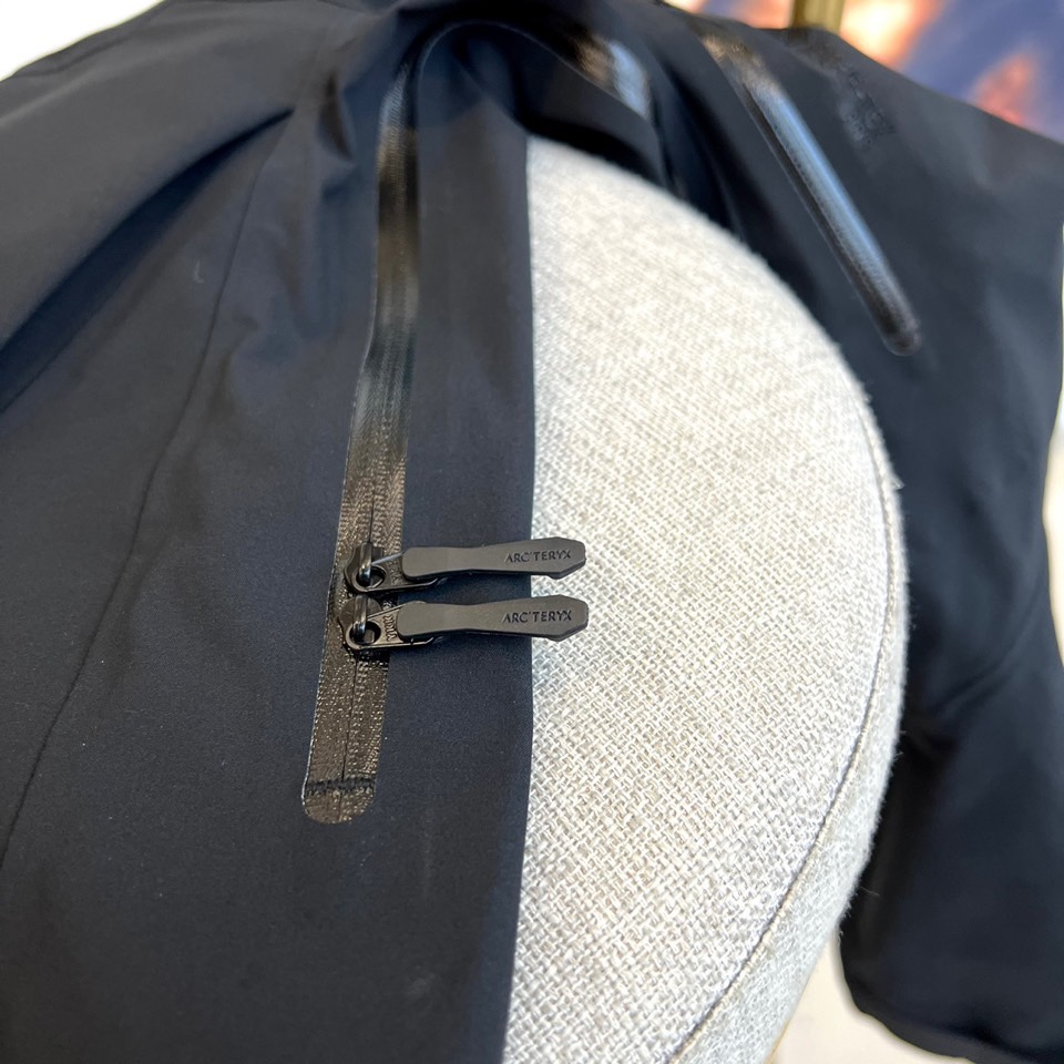 ARC’TERYX始祖鸟、高端定制户外冲锋衣鸟家三合一 埃尔法SV系列6代 《带救援反射器》还原zP该有