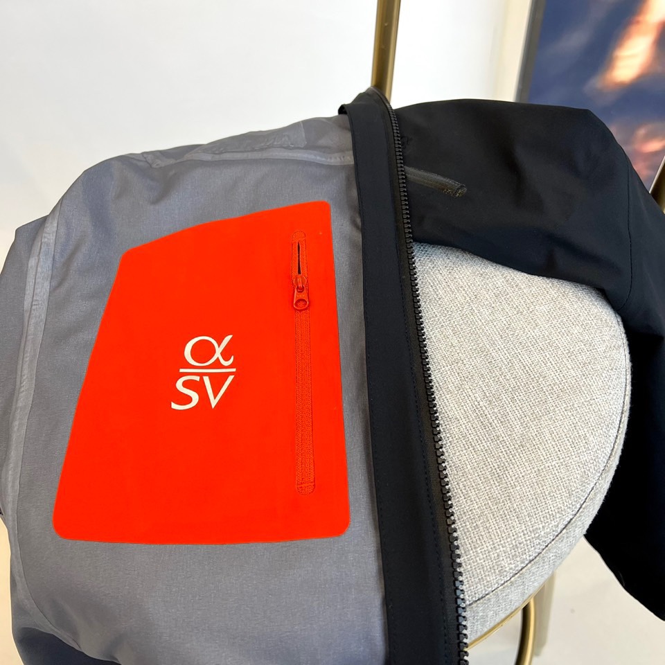 ARC’TERYX始祖鸟、高端定制户外冲锋衣鸟家三合一 埃尔法SV系列6代 《带救援反射器》还原zP该有