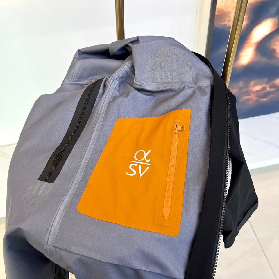 ARC’TERYX始祖鸟、高端定制户外冲锋衣鸟家三合一 埃尔法SV系列6代 《带救援反射器》还原zP该有