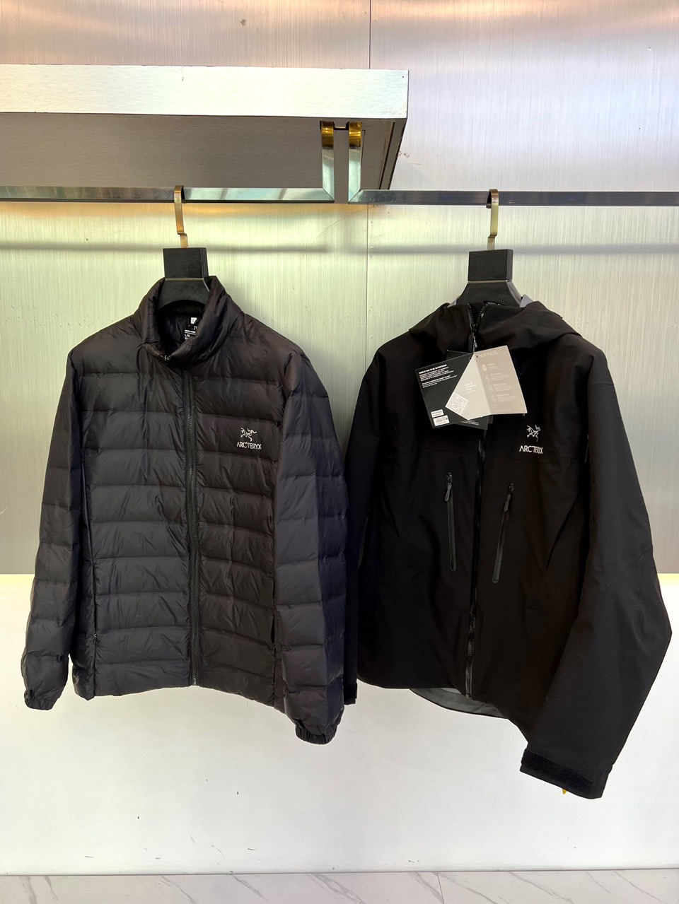 ARC’TERYX始祖鸟、高端定制户外冲锋衣鸟家三合一 埃尔法SV系列6代 《带救援反射器》还原zP该有