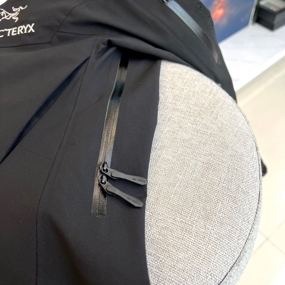 ARC’TERYX始祖鸟、高端定制户外冲锋衣鸟家三合一 埃尔法SV系列6代 《带救援反射器》还原zP该有