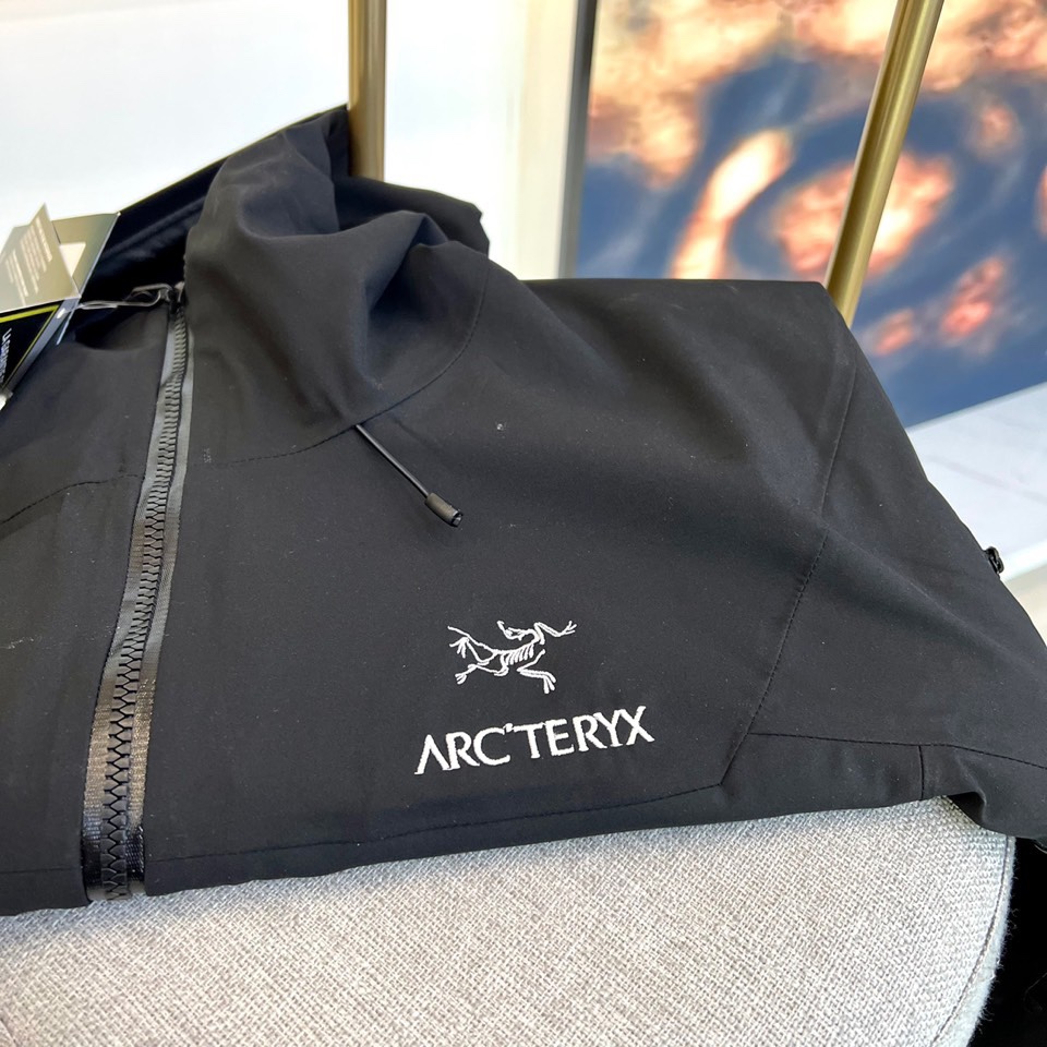 ARC’TERYX始祖鸟、高端定制户外冲锋衣鸟家三合一 埃尔法SV系列6代 《带救援反射器》还原zP该有