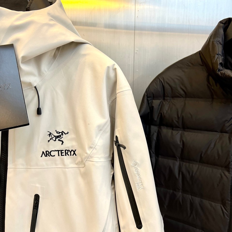 ARC’TERYX始祖鸟、高端定制户外冲锋衣鸟家三合一 埃尔法SV系列6代 《带救援反射器》还原zP该有