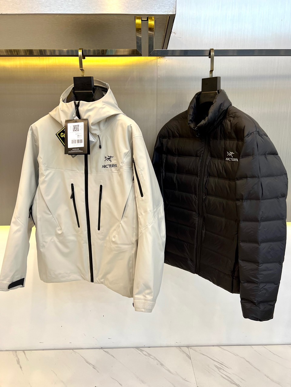 ARC’TERYX始祖鸟、高端定制户外冲锋衣鸟家三合一 埃尔法SV系列6代 《带救援反射器》还原zP该有