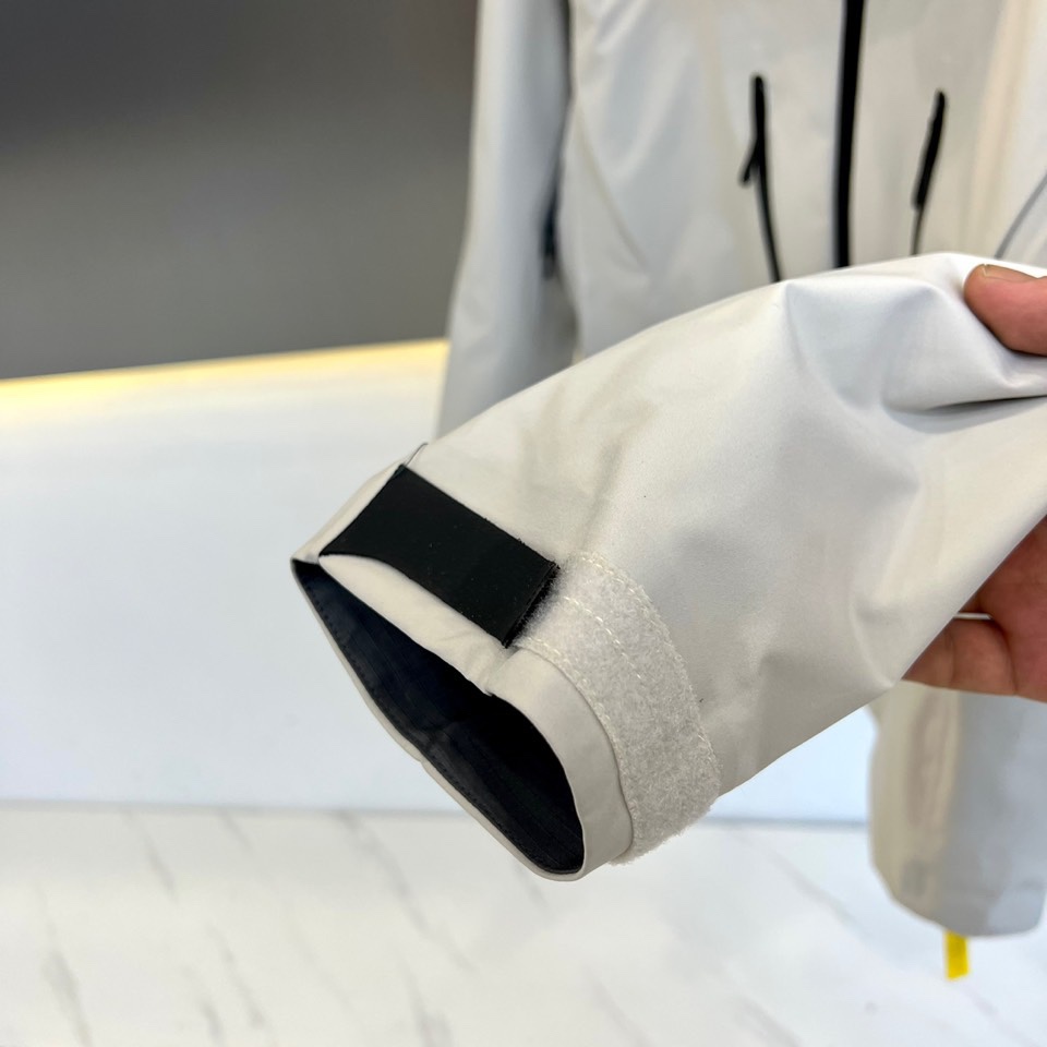 ARC’TERYX始祖鸟、高端定制户外冲锋衣鸟家三合一 埃尔法SV系列6代 《带救援反射器》还原zP该有