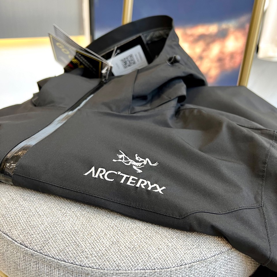 Arcteryx 始祖鸟-今年鸟家王炸款三合一冲锋衣羽绒服了来了！一衣三穿！内胆带logo轻薄户外级羽绒