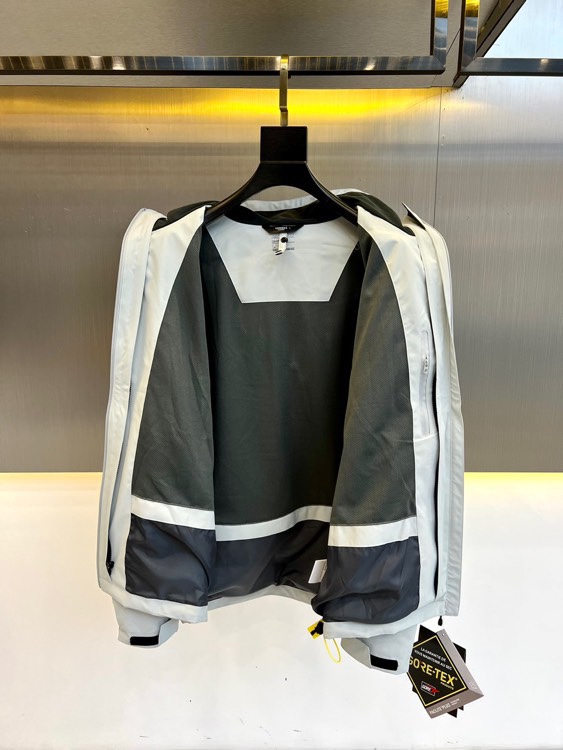 Arcteryx 始祖鸟-今年鸟家王炸款三合一冲锋衣羽绒服了来了！一衣三穿！内胆带logo轻薄户外级羽绒