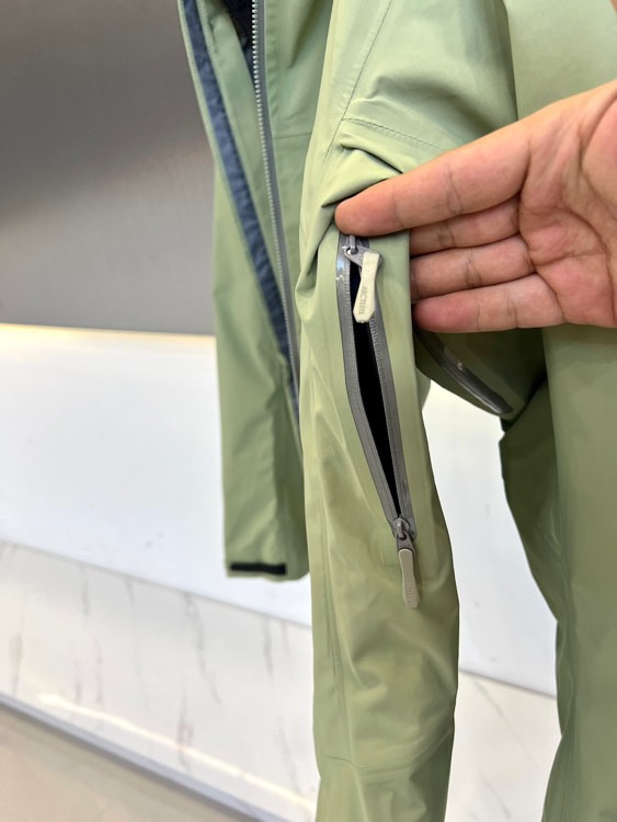 Arcteryx始祖鸟顶级 🐦家BETA-LIGHTWEIGHT王炸💣三合一 羽绒服。Arcteryx始