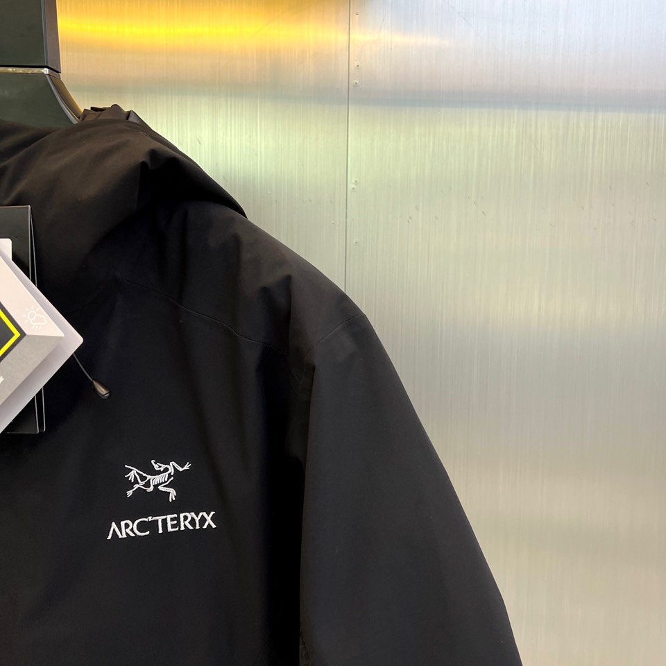 ARC’TERYX始祖鸟、今年鸟家王炸款三合一冲锋衣羽绒服了来了！一衣三穿！内胆带logo轻薄户外级羽绒