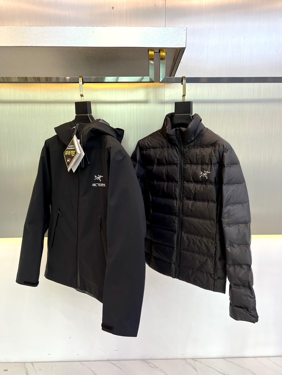 ARC’TERYX始祖鸟、今年鸟家王炸款三合一冲锋衣羽绒服了来了！一衣三穿！内胆带logo轻薄户外级羽绒