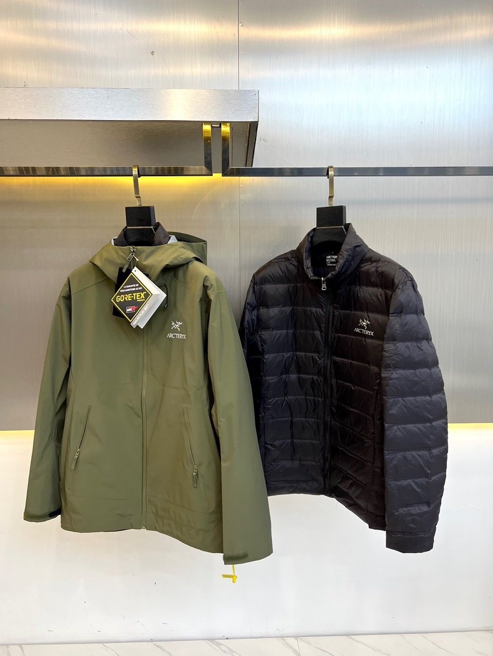 ARC’TERYX始祖鸟、今年鸟家王炸款三合一冲锋衣羽绒服了来了！一衣三穿！内胆带logo户外级羽绒服！