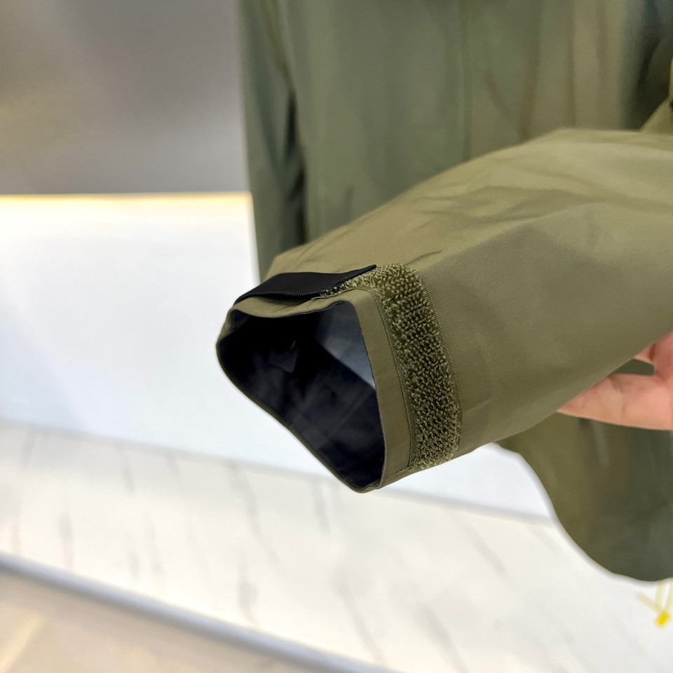 ARC’TERYX始祖鸟、今年鸟家王炸款三合一冲锋衣羽绒服了来了！一衣三穿！内胆带logo户外级羽绒服！