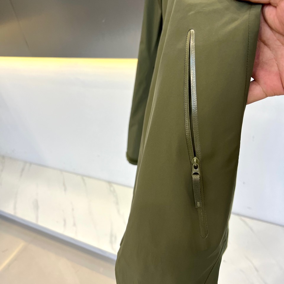 ARC’TERYX始祖鸟、今年鸟家王炸款三合一冲锋衣羽绒服了来了！一衣三穿！内胆带logo户外级羽绒服！