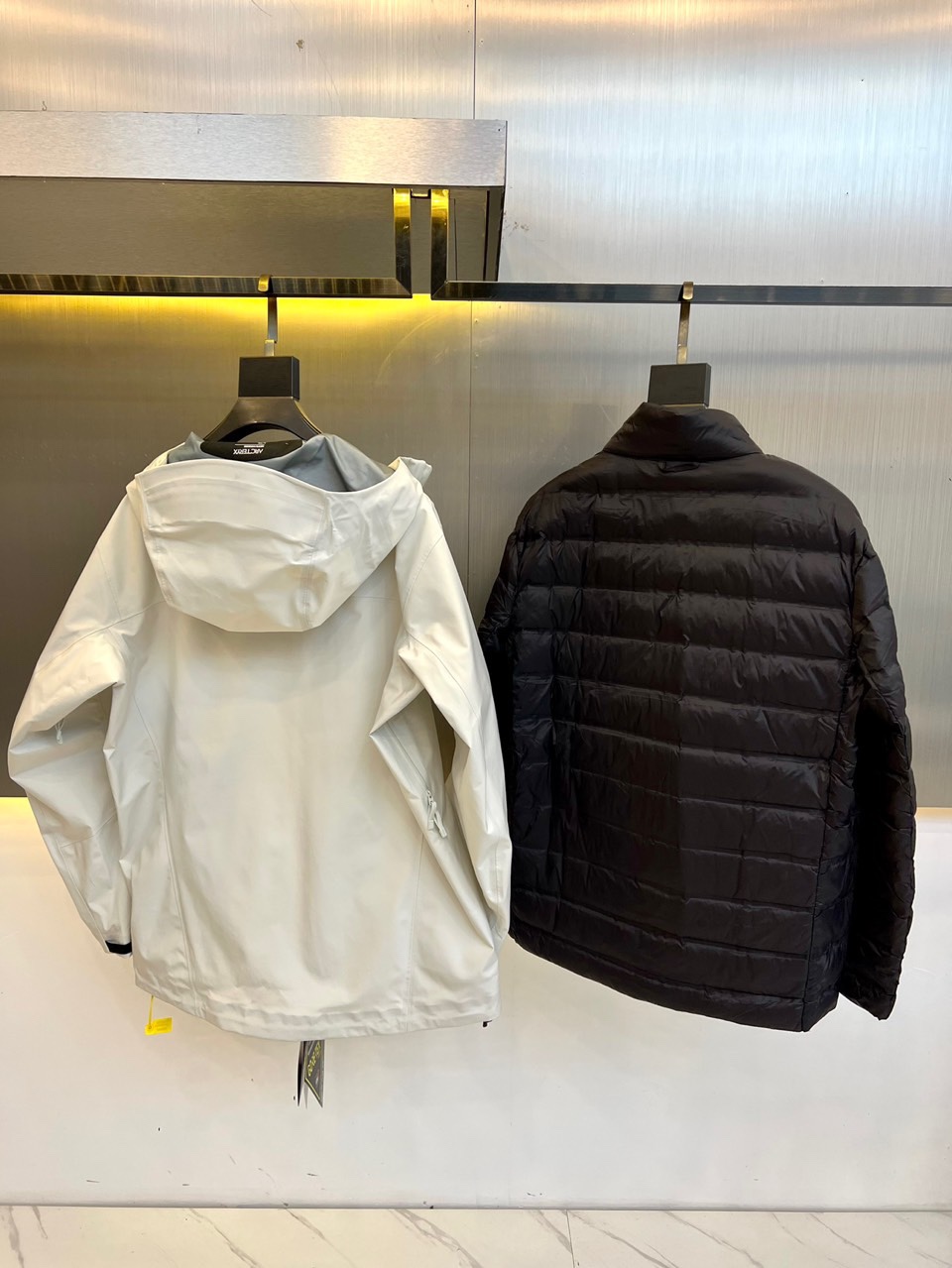 ARC’TERYX始祖鸟、今年鸟家王炸款三合一冲锋衣羽绒服了来了！一衣三穿！内胆带logo户外级羽绒服！