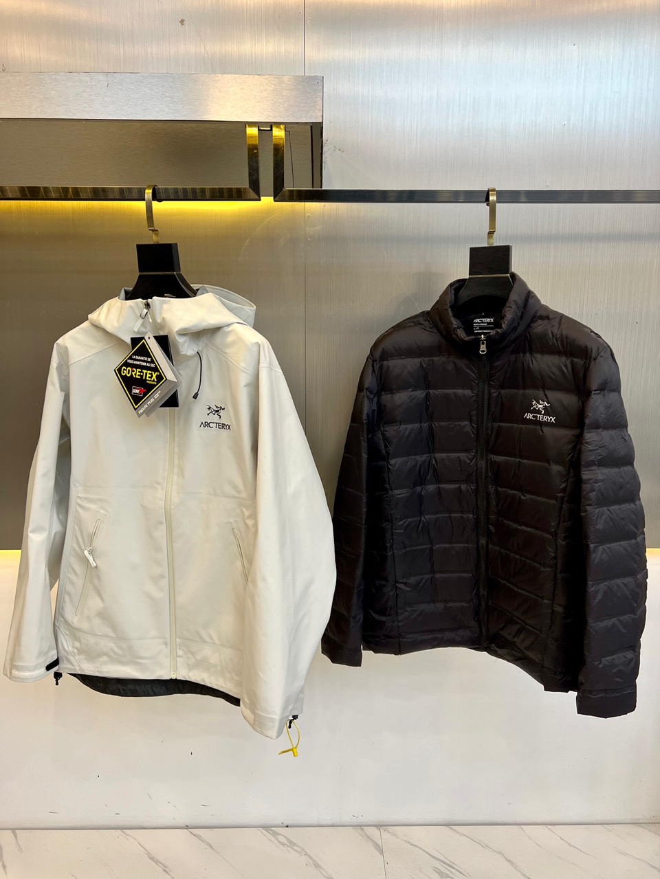 ARC’TERYX始祖鸟、今年鸟家王炸款三合一冲锋衣羽绒服了来了！一衣三穿！内胆带logo户外级羽绒服！