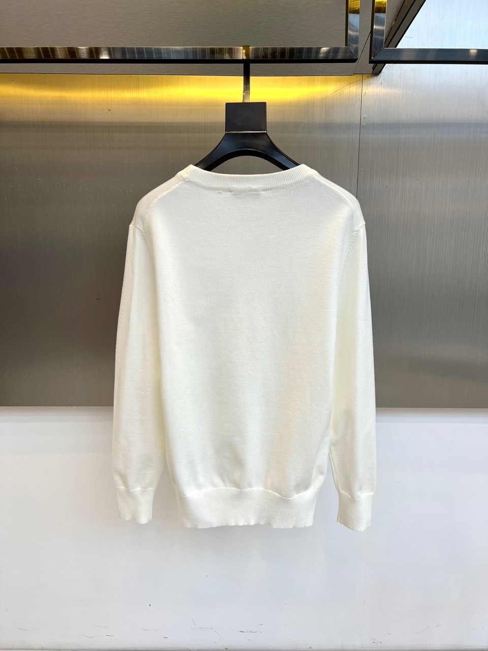 Brunello cucinelli-BC，2025秋冬新品针织系列衫采用100%精梳棉材质打造轻盈质感