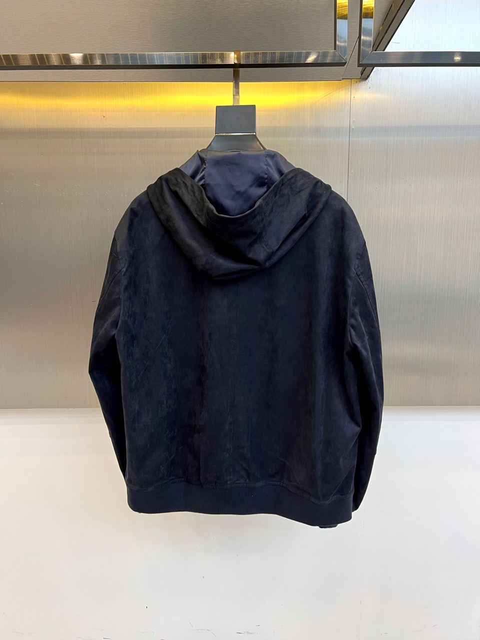 Brunello cucinelli-BC，2025秋冬新品都市机能夹克。连帽设计搭配可调节抽绳，帽檐硬