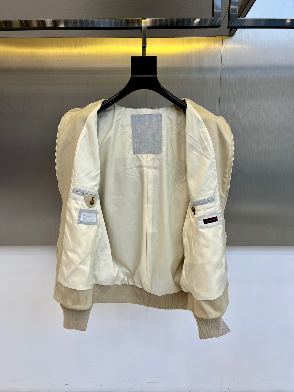 Brunello cucinelli-BC，2025秋冬新品都市机能夹克。连帽设计搭配可调节抽绳，帽檐硬