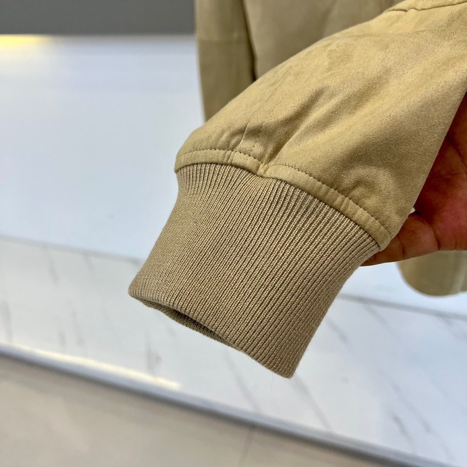 Brunello cucinelli-BC，2025秋冬新品都市机能夹克。连帽设计搭配可调节抽绳，帽檐硬