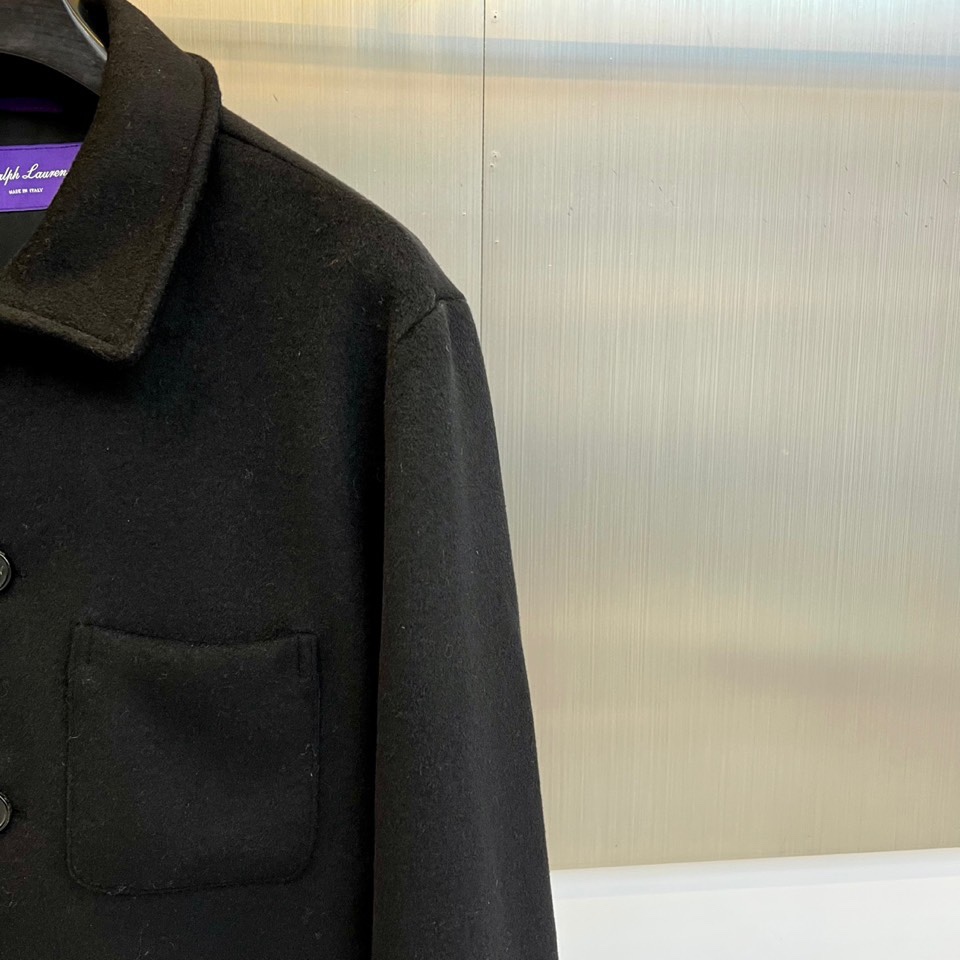 Polo RalP🆕h Lauren拉夫劳伦、22025秋冬新品翻领外套。本品以高级灰调诠释简约美学，采