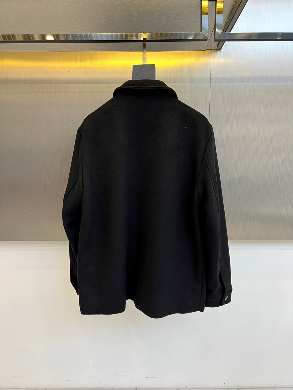 Polo RalP🆕h Lauren拉夫劳伦、22025秋冬新品翻领外套。本品以高级灰调诠释简约美学，采