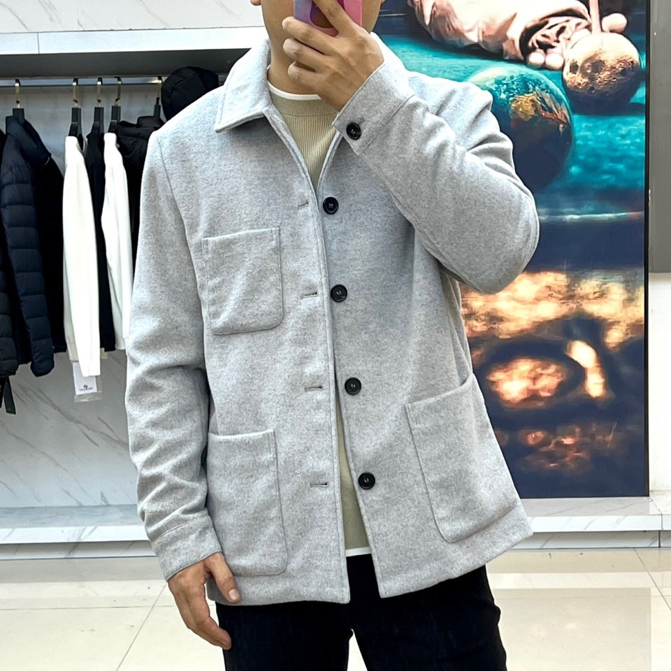 Polo RalP🆕h Lauren拉夫劳伦、22025秋冬新品翻领外套。本品以高级灰调诠释简约美学，采