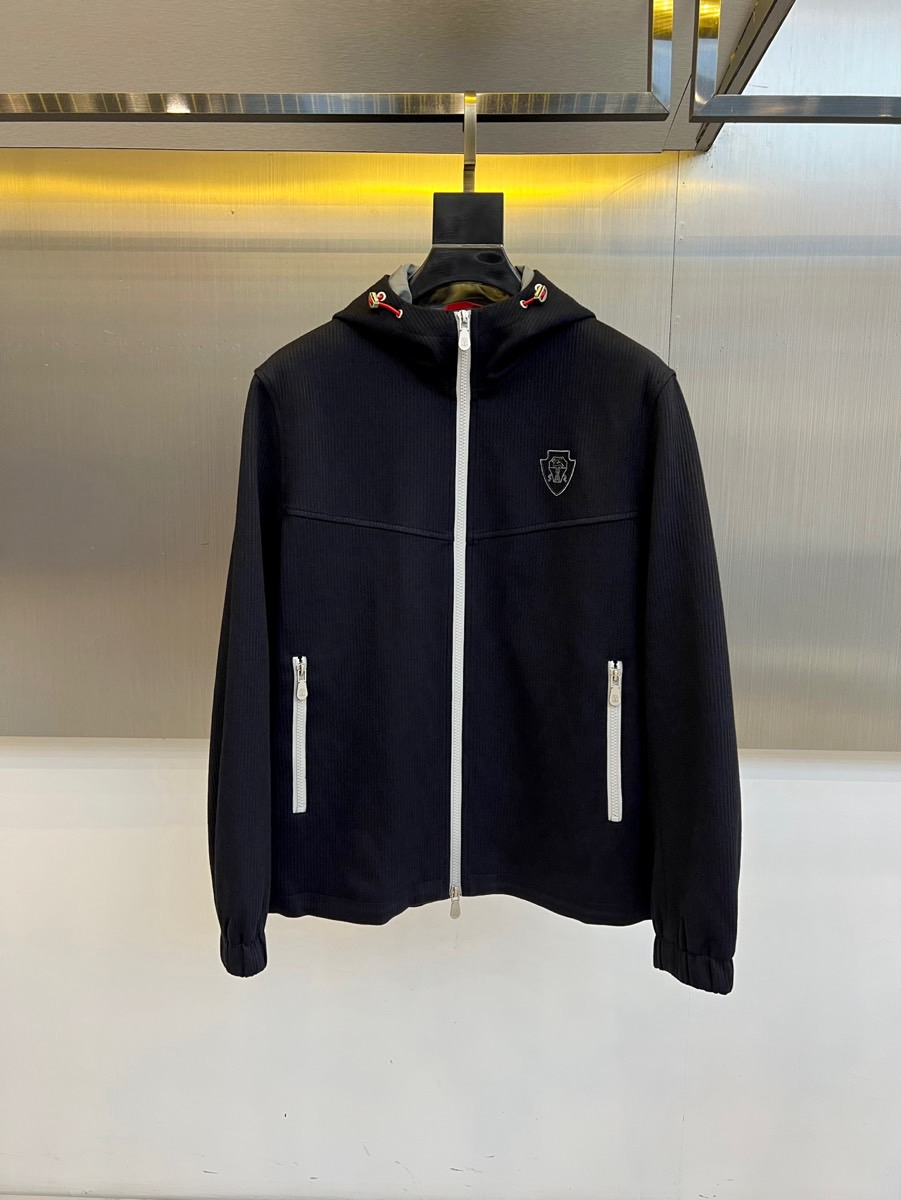 Brunello Cucinelli-BC、2025秋冬新品连帽防风外套，这款深棕色外套采用功能性连帽设