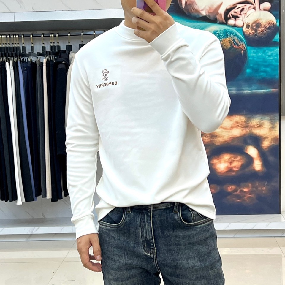 Bur巴宝莉、2025秋冬新品男士薄绒打底衫，采用100%棉质面料打造亲肤质感，领口与袖口融入5%氨纶混