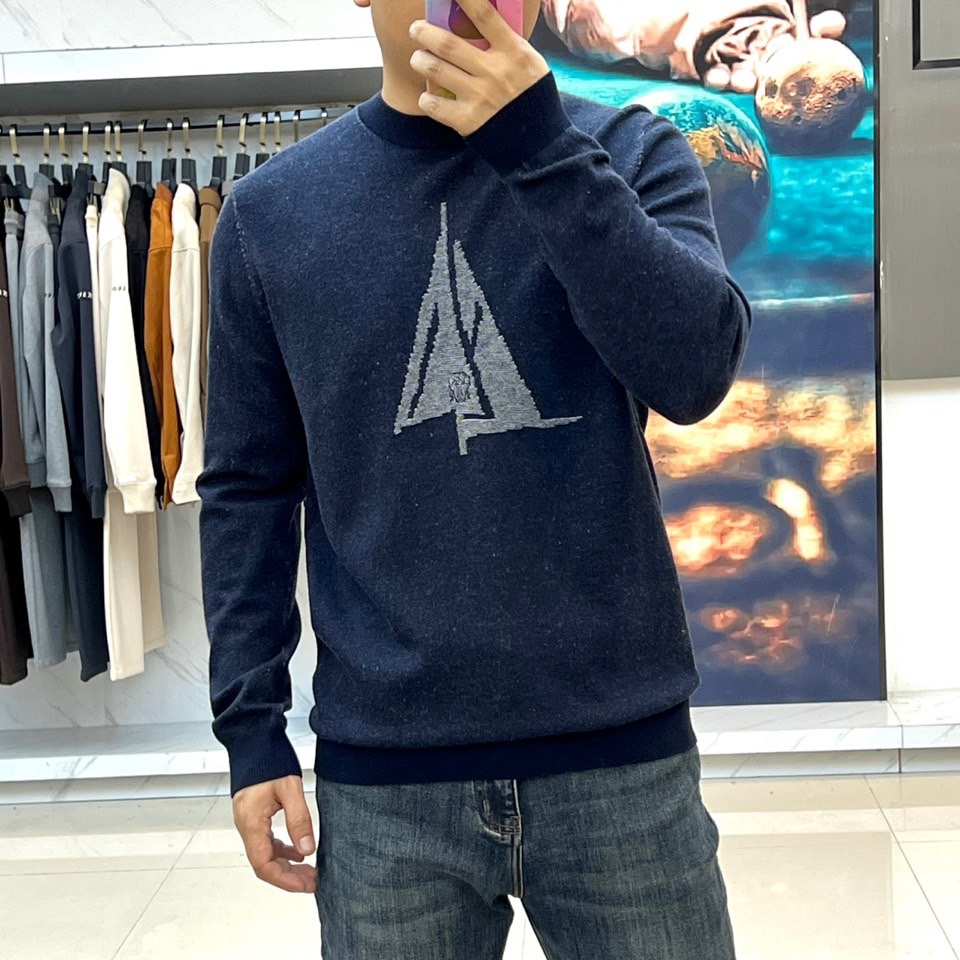 Brunello Cucinelli-BC、2025秋冬新品时尚拼色毛衣，这款深棕色圆领毛衣采用宽松版型