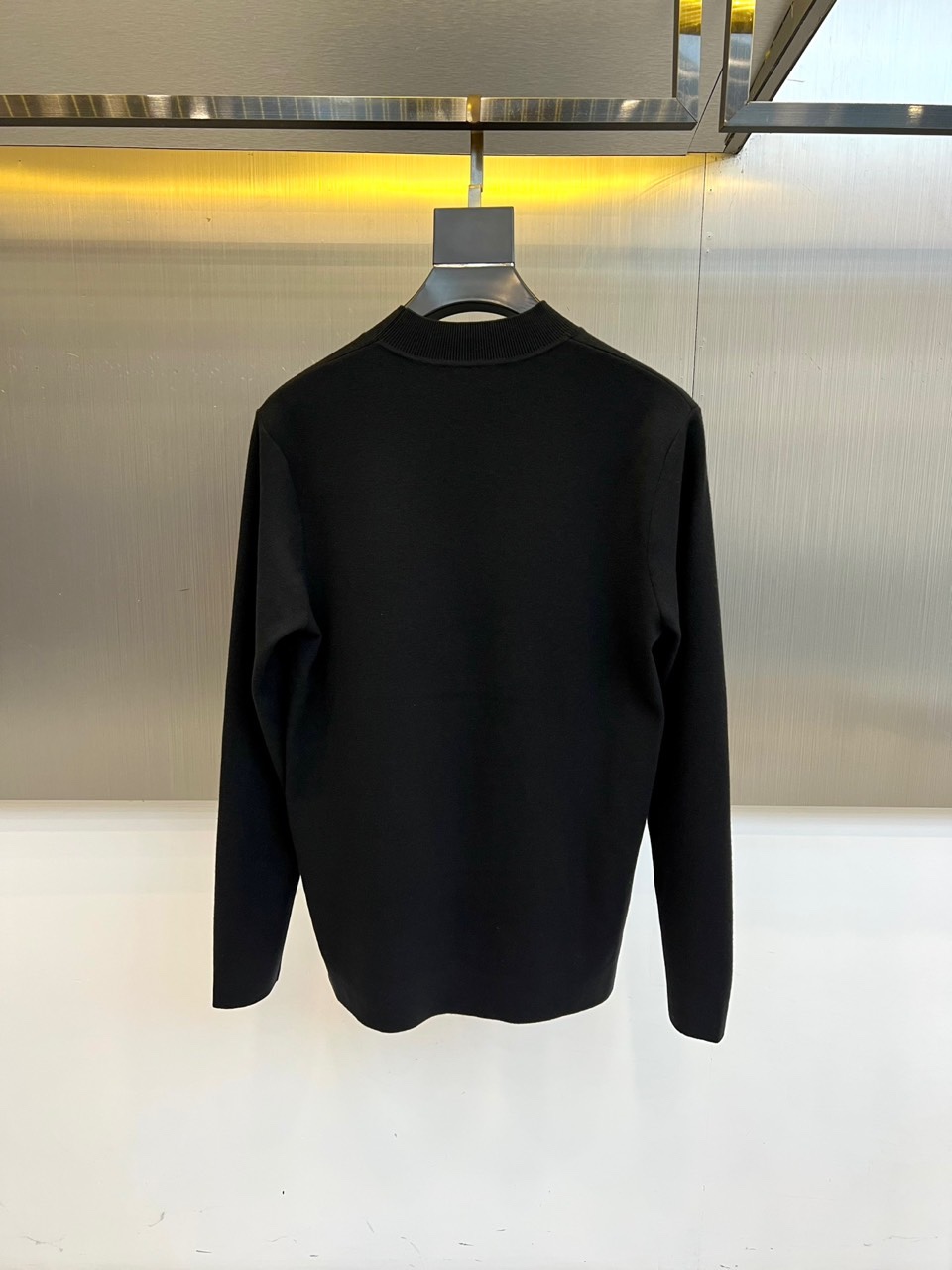 Bur巴宝莉、2025秋冬新品男士羊毛🐑针织衫，这款半高领针织衫采用创新面料配比，47.8%羊毛与27.
