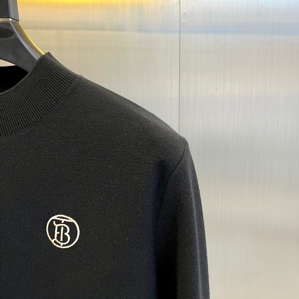 Bur巴宝莉、2025秋冬新品男士羊毛🐑针织衫，这款半高领针织衫采用创新面料配比，47.8%羊毛与27.