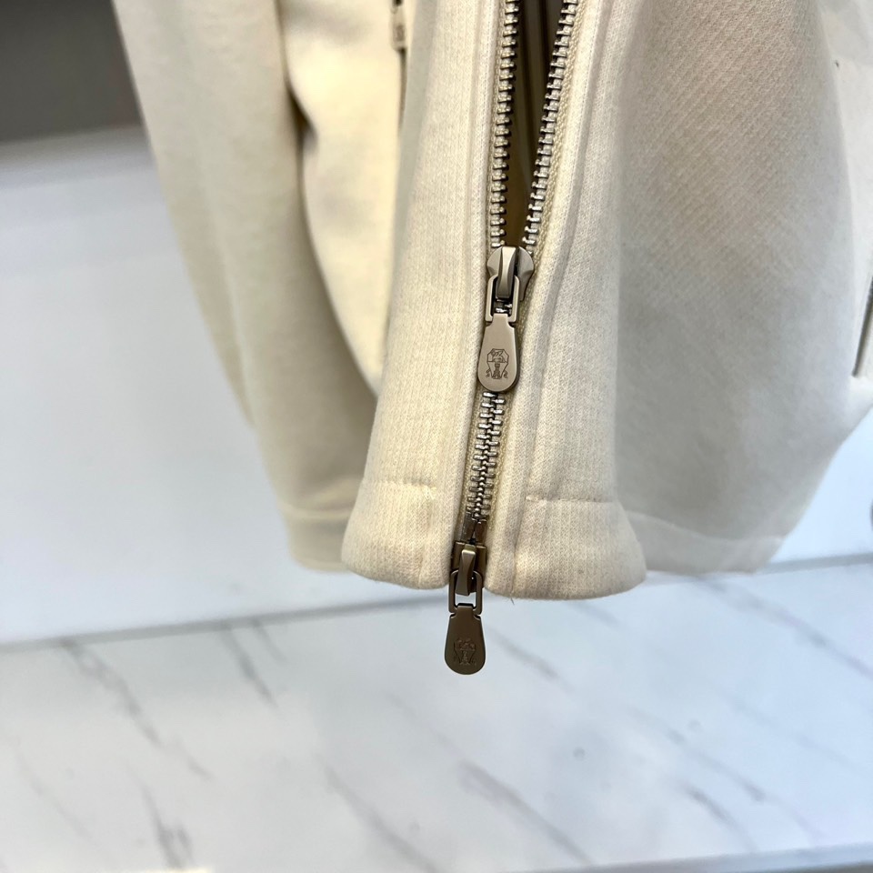 Brunello Cucinelli-BC、2025秋冬新品连帽夹克外套，以顶级天然面料诠释意式优雅，重