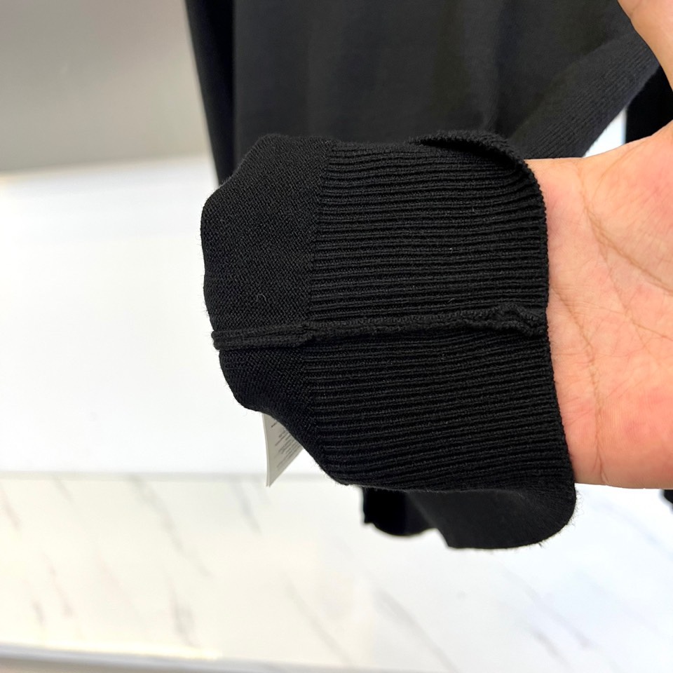 Brunello Cucinelli-BC，BC 2025秋冬系列新品圆领长袖针织衫，采用68%羊毛、2