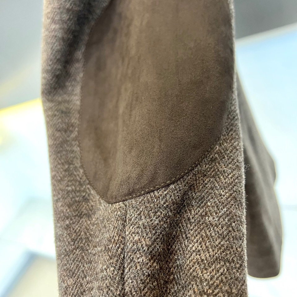 ZEGNA杰尼亚、2025秋冬新品西装外套。诠释现代绅士的从容姿态，重塑职场与生活的着装艺术1. 卓越面