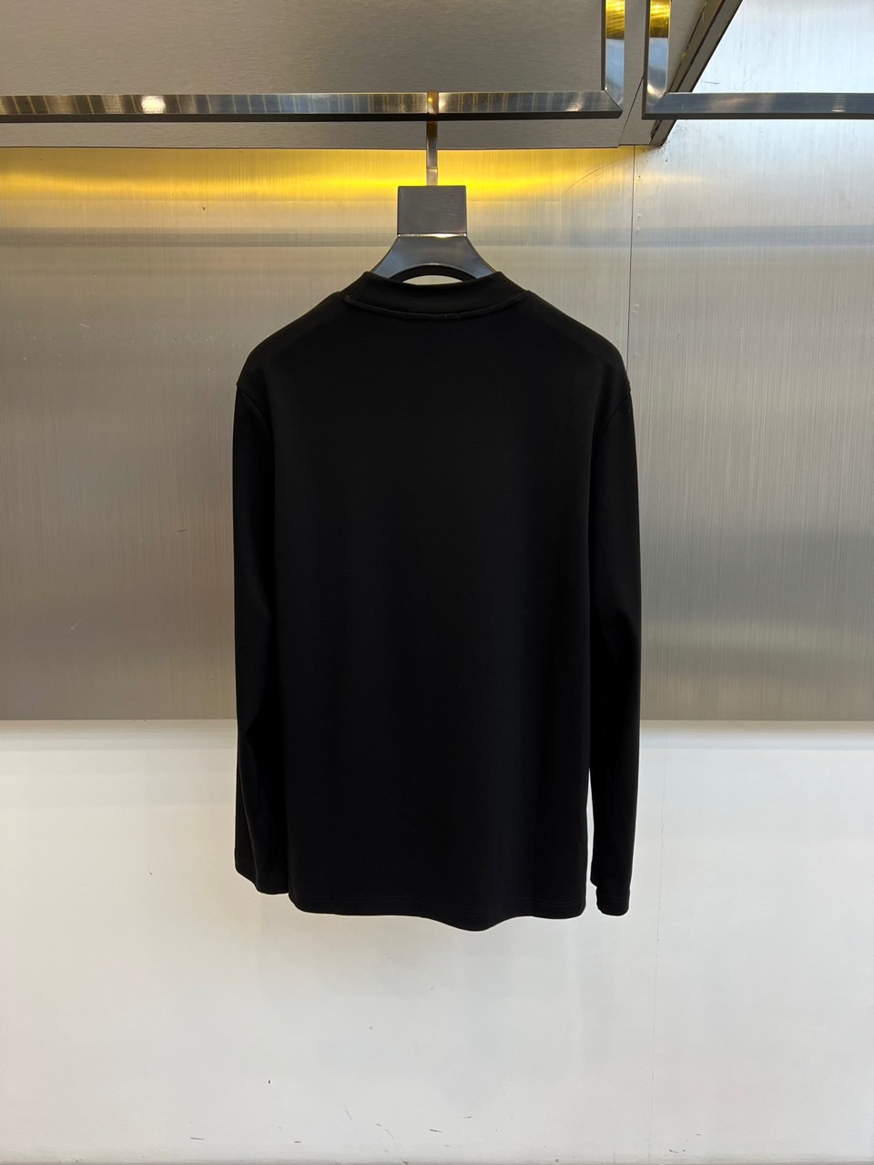 Prad普拉、25s秋冬最新款圆领打底套头卫衣打底，面料采用双面高支兰精莫代尔空气层，入手便知非常柔软，
