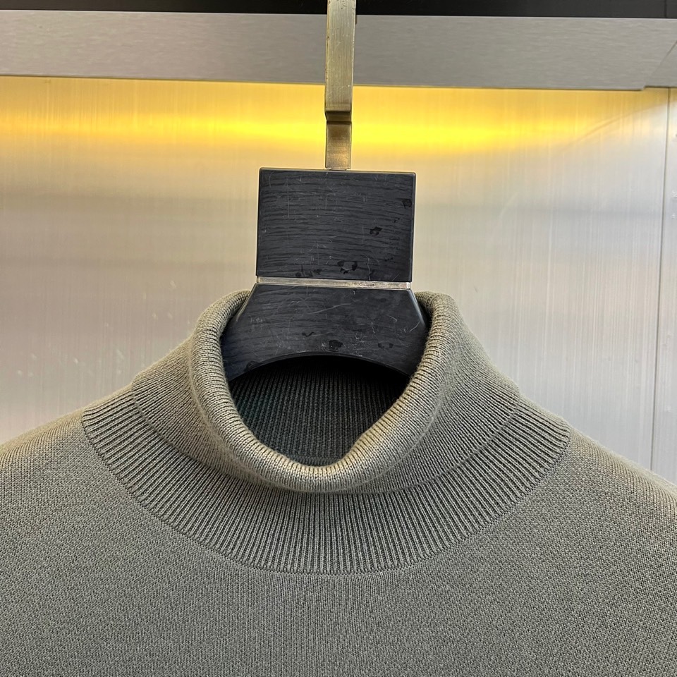 Loro Piana诺悠翩雅、羊毛混纺高领毛衣，2025秋冬新品，款式采用高领设计，不仅保暖御寒，更能修