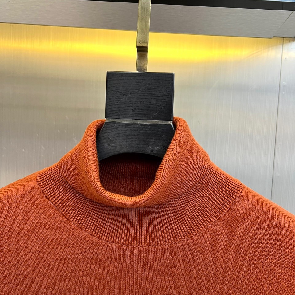 Loro Piana诺悠翩雅、羊毛混纺高领毛衣，2025秋冬新品，款式采用高领设计，不仅保暖御寒，更能修