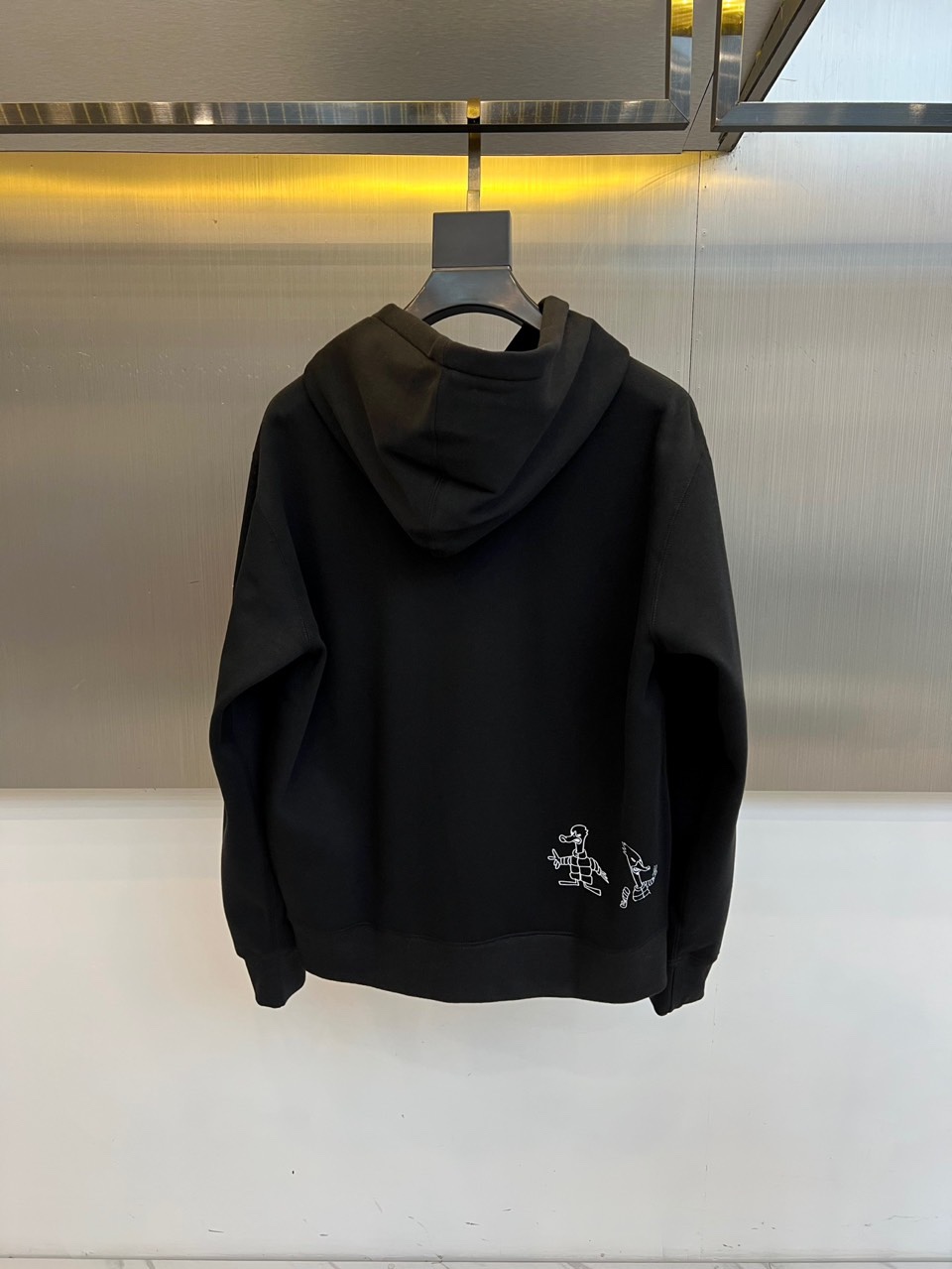 Moncler蒙口、 2025秋冬新品加绒加厚连帽卫衣，款式采用经典连帽设计，结合加绒加厚的空气棉材质，