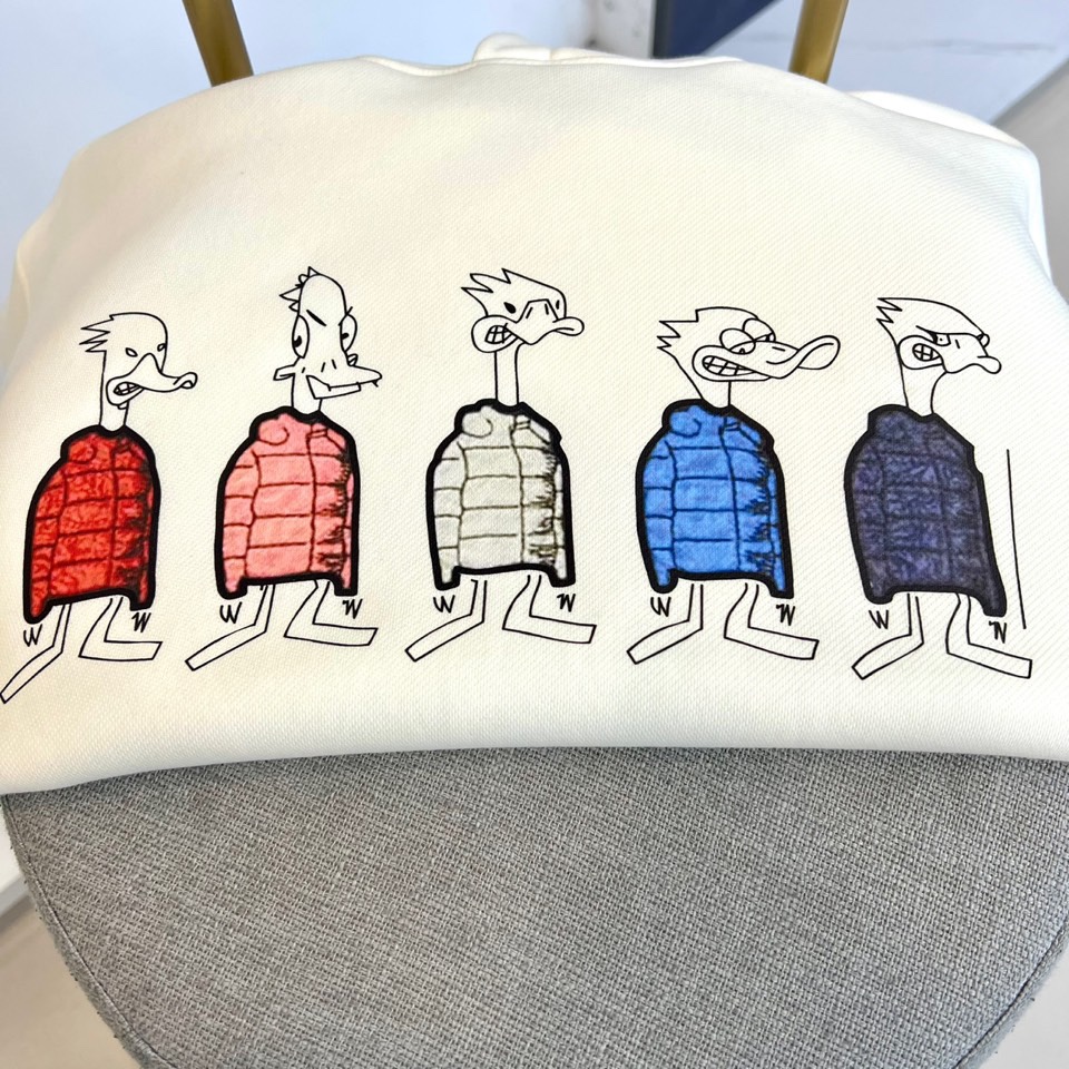 Moncler蒙口、 2025秋冬新品加绒加厚连帽卫衣，款式采用经典连帽设计，结合加绒加厚的空气棉材质，