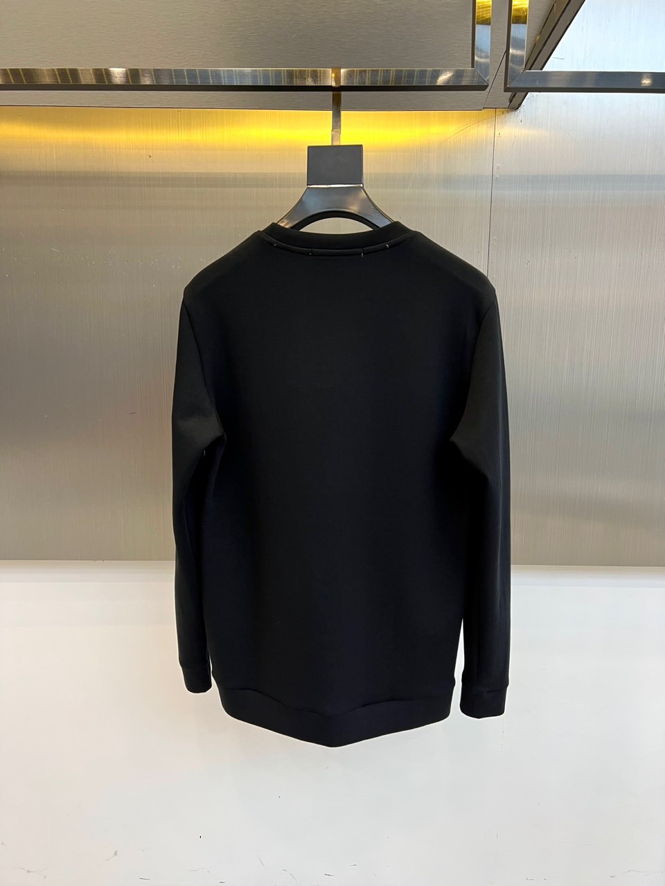 Bur巴宝莉、2025秋冬新品男士空气层卫衣，这款圆领卫衣采用空气层面料打造，95%棉与5%氨纶的精准配