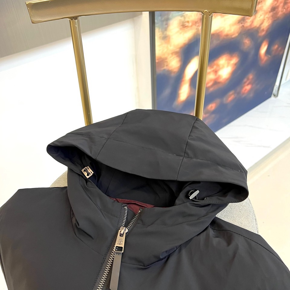 Brunello Cucinelli-（白鹅绒）2025秋冬新品连帽夹克，以极致工艺诠释低调奢华。采用银